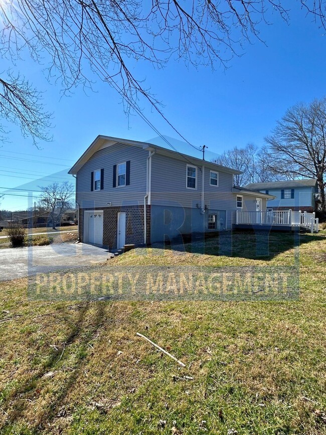 Photo - 286 Gardenia Ave NW