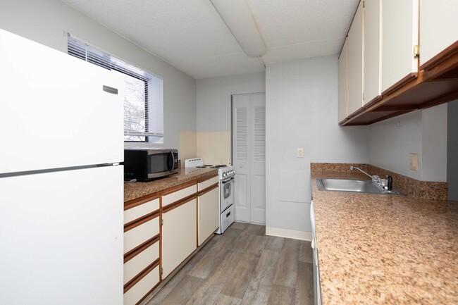 Photo - Premier Village Apartments