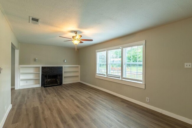 Photo - 6633 Racine Dr