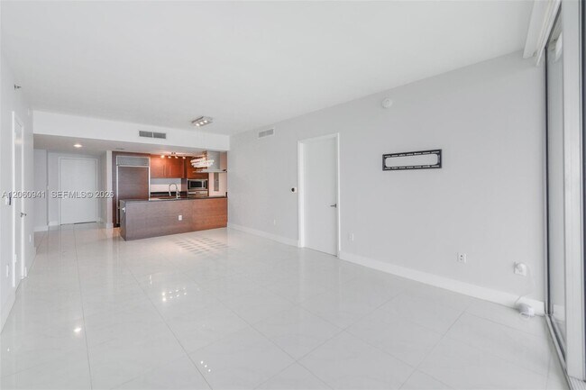 Photo - 495 Brickell Ave Unidad 5205