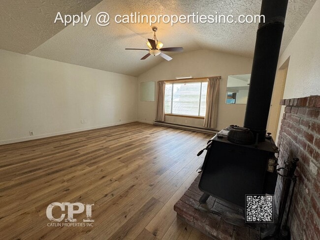 Photo - MOVE IN SPECIAL -  1/2 FIRST MONTHS RENT!!