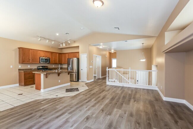 Photo - 9708 Red Horse St