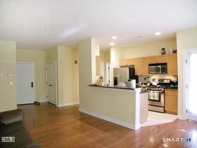 111 Richards Ave