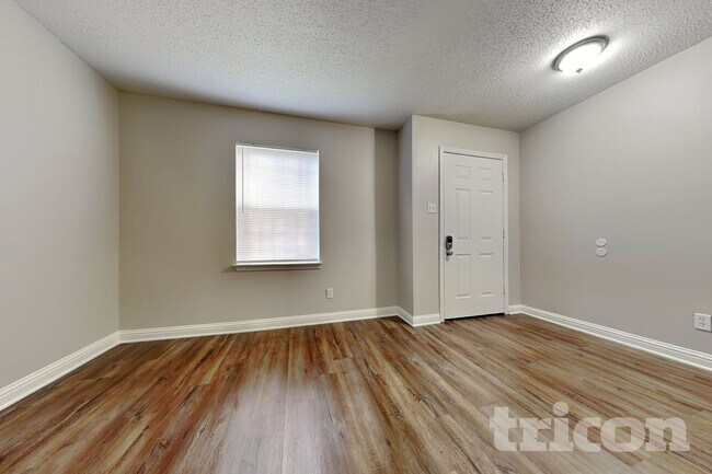 Photo - 1840 Blackmore Dr
