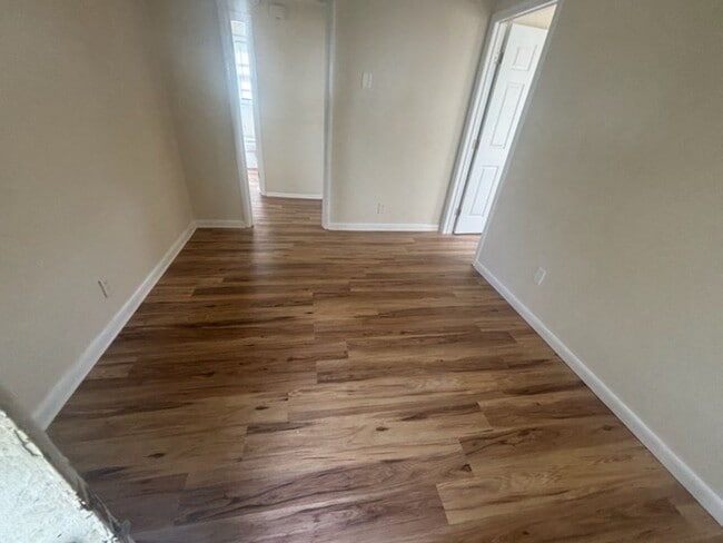 Photo - Knoxville 37915 - 2 bedroom 2 bath - call Howard Grower 865-705-0969