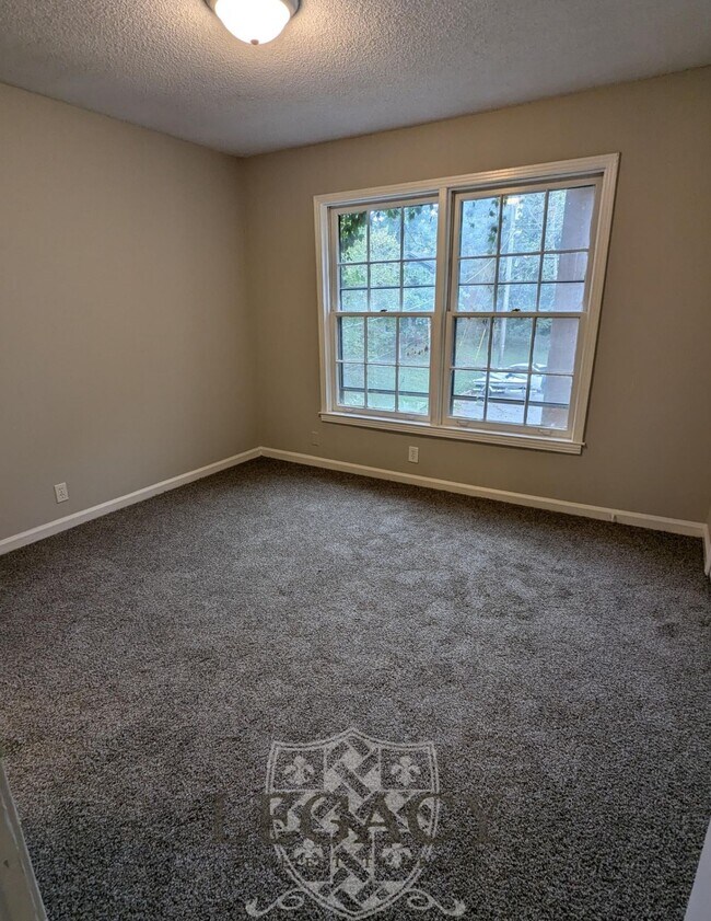 Photo - 813 Holder Ct