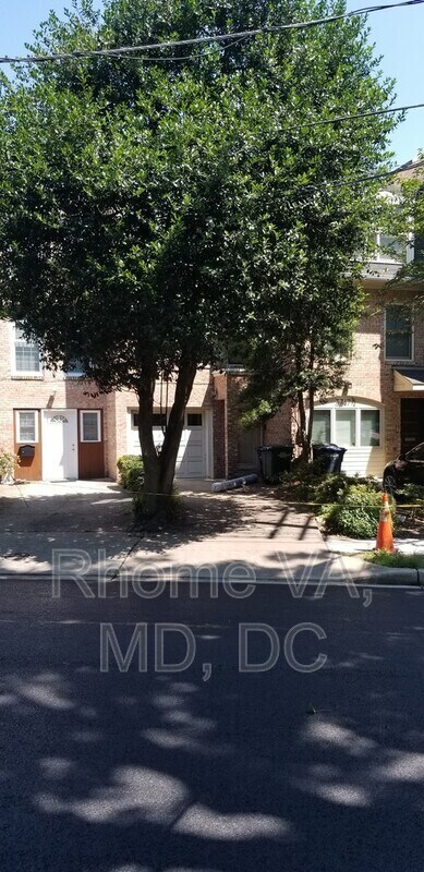 Photo - 3749 Kanawha St NW