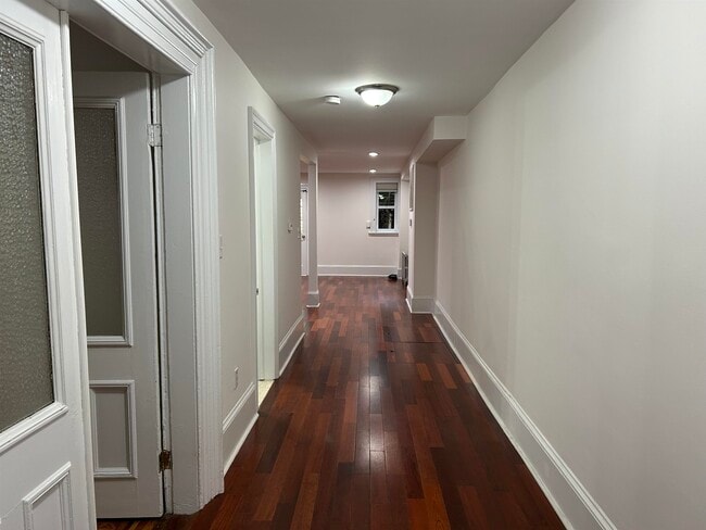 Photo - 268 Montgomery St