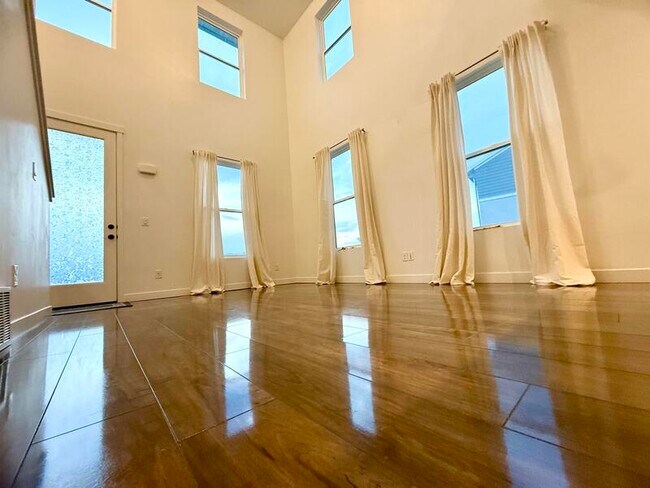 Photo - 10539 Liv Way