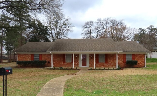 Building Photo - South Tyler! Beautiful 4 Bedroom, 3 Bath H...