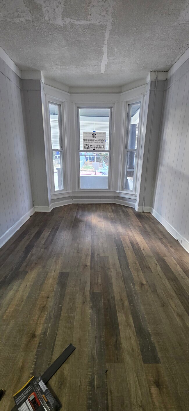 Photo - 1135 Poplar Grove St