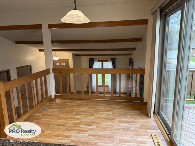 Photo - 3 Bedroom Home in Shoreview