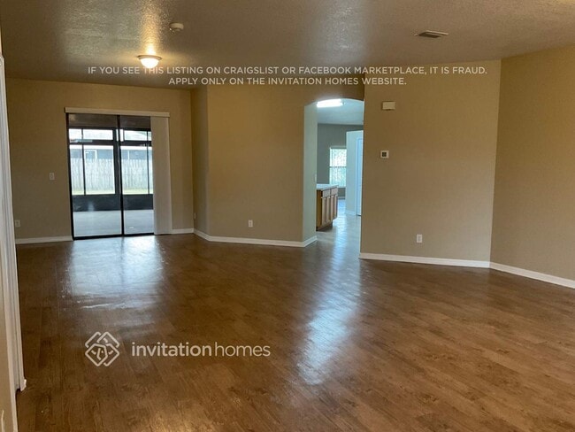 Photo - 412 Commodore Ave NW