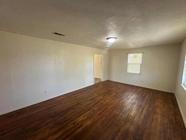 Photo - 2605 Speight Ave