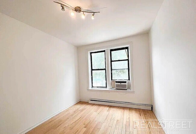 Photo - Nostrand Avenue Unidad 2R