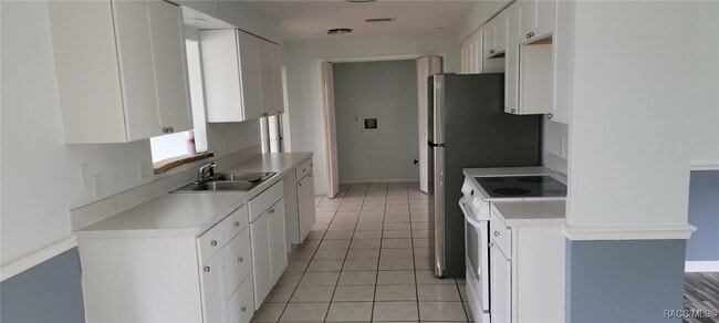 Photo - 234 W Valerian Pl House