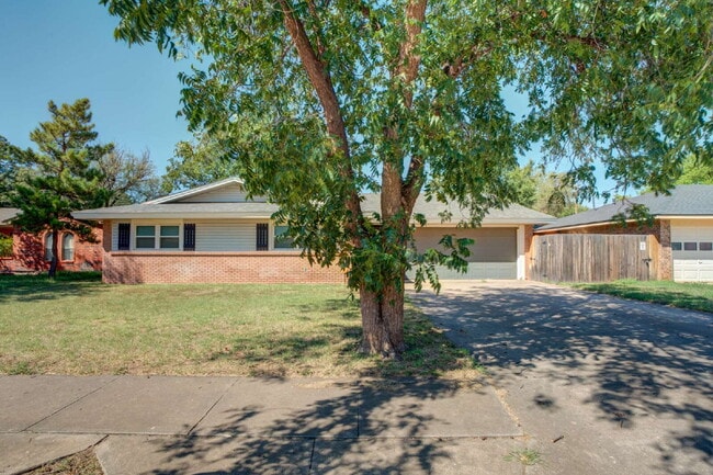 Photo - Renovated Three-Bedroom home in Central Lu...