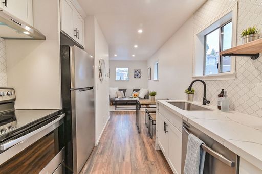 Photo - Beautiful top floor 1 bedroom 1 bathroom apartment on Lower Queen Anne