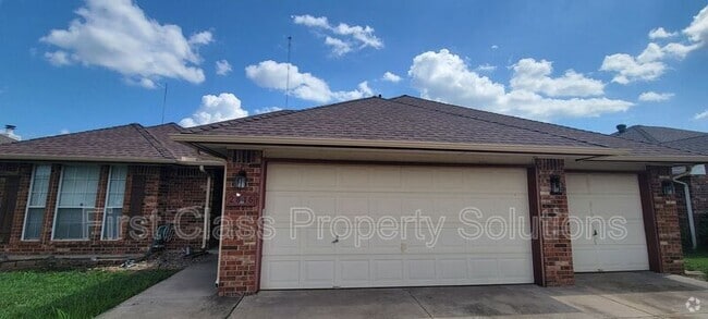 Building Photo - 2816 SE 95th St Rental