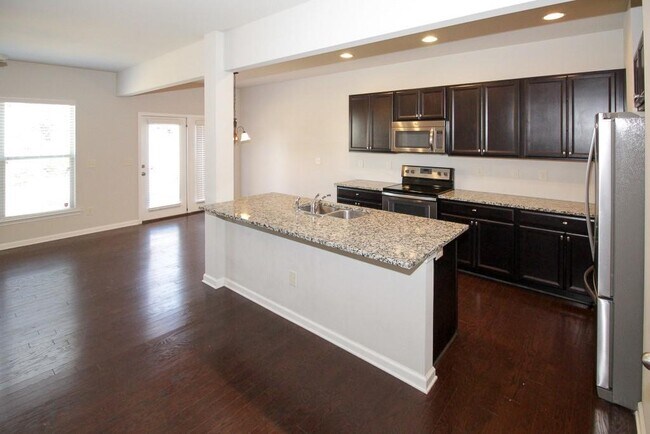 Photo - 1415 Brookmere Way