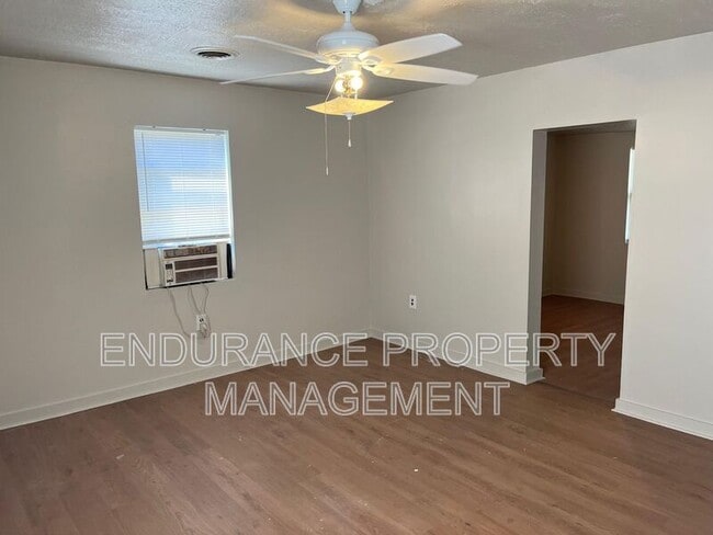 2205 Roosevelt Blvd