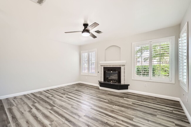 Photo - Beautiful and Nicely Remodeled Henderson T...