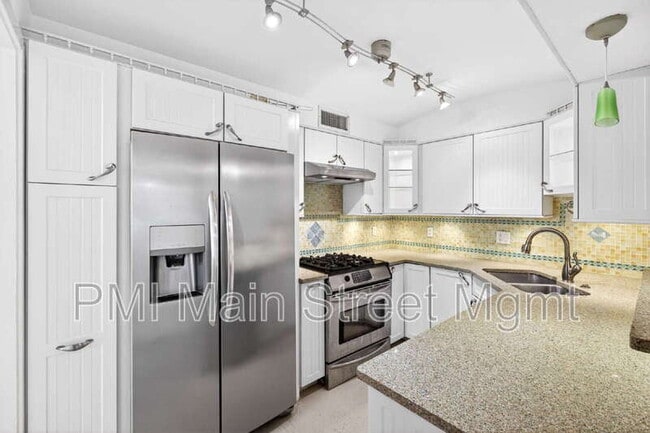 Photo - 413 E Miller St