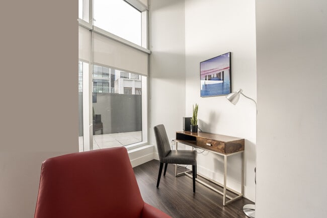 Photo - 1595 Barrington St Unit SI ID1222965P