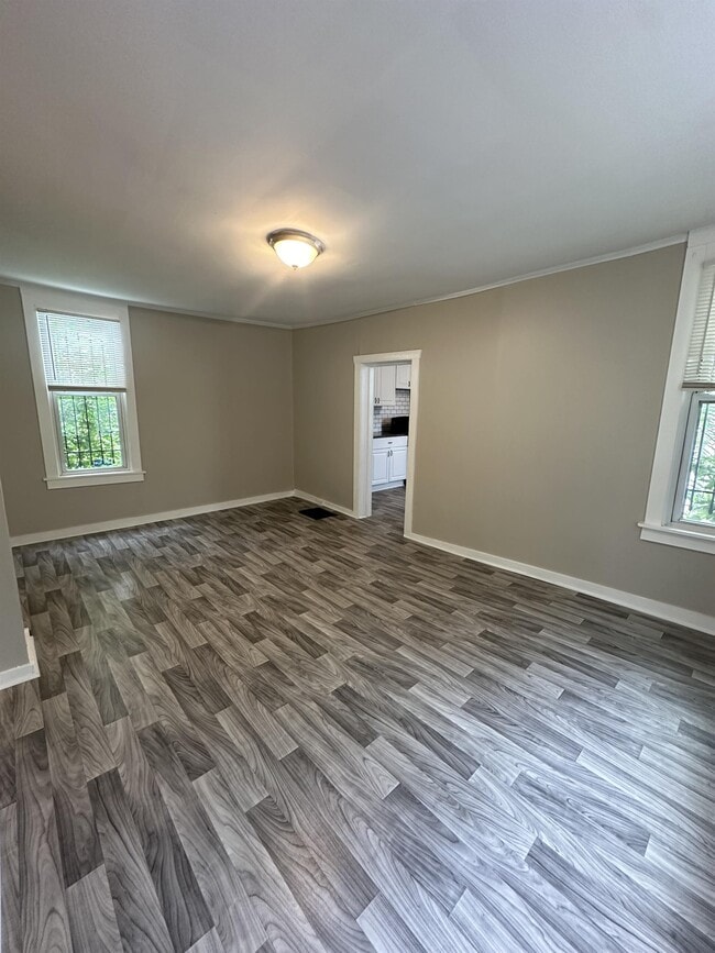 Photo - 3828 E 11th St