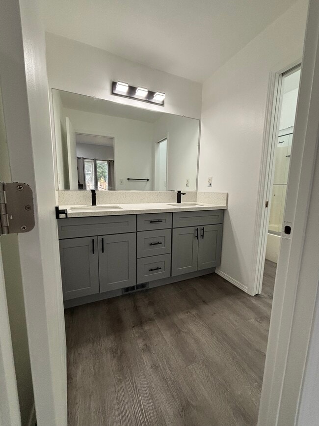 Photo - 20115 NE Halsey St