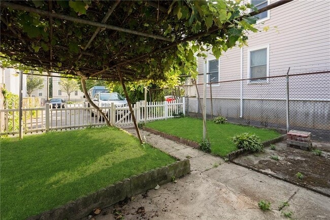 Photo - 49 E Transit St