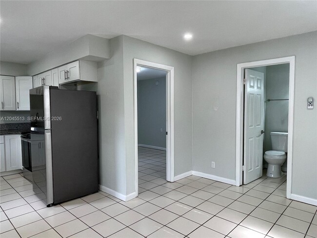 325 SW 14th Ct Unit C