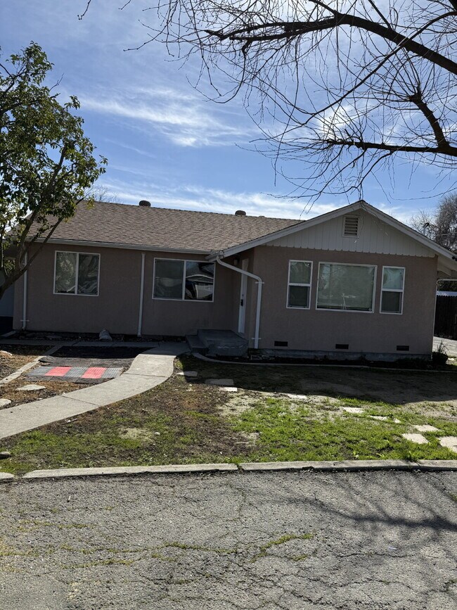 Photo - Charming 3-bedroom, 2-bathroom home located in the heart of Brentwood