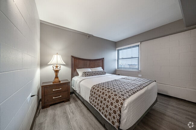 2BR, 1BA - 740SF - Second Bedroom