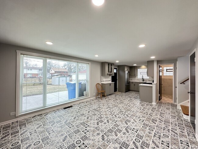 Photo - 8318 S Dorchester Ave Unit ESH