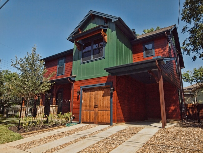 Building Photo - 2917 Rio Grande St