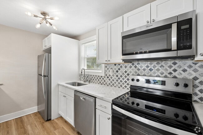 2BR, 1BA - 1,078SF - Kitchen - Atbridge TownHomes