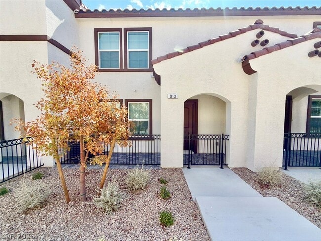 Building Photo - 913 Rosy Starling St