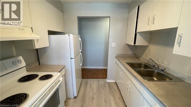 Photo - 15 Empire St Unit 9