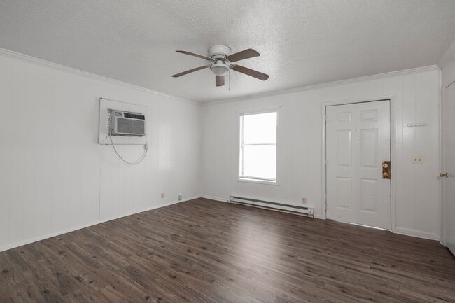 Photo - 2 Bedroom Duplex with Huge Back Yard!