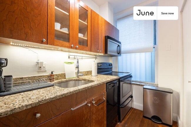 Photo - 1835 Mintwood Pl NW