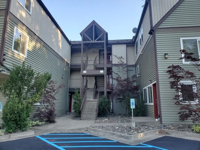 Photo - Courtyard Heights