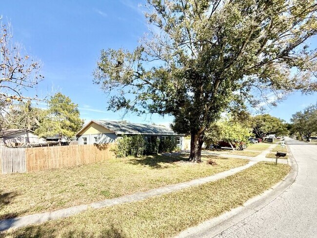 Photo - 6475 Cedarbrook Dr