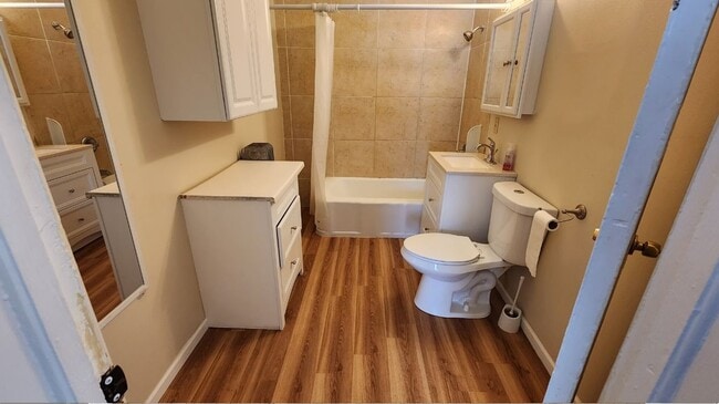 Photo - 3373 N Oakland Ave