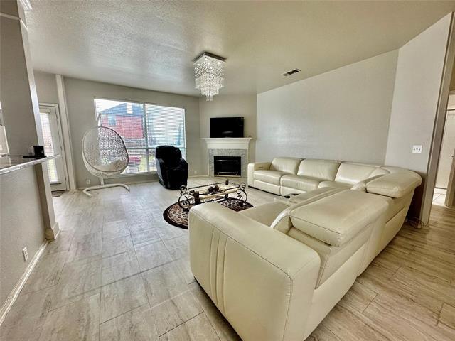 Photo - 211 Nutmeg Ln