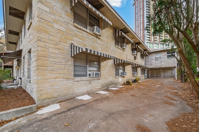 Photo - 2021 Southgate Blvd Unit 4