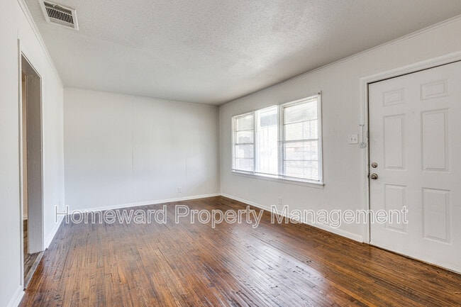 Photo - 4256 Standish Rd