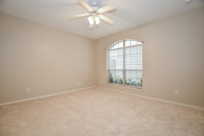 Photo - 1122 Columbus St