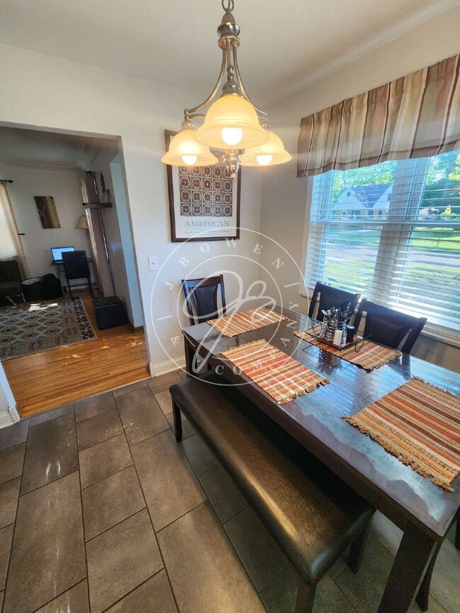 Photo - 3 bed 3 bath home for rent near University of Toledo!