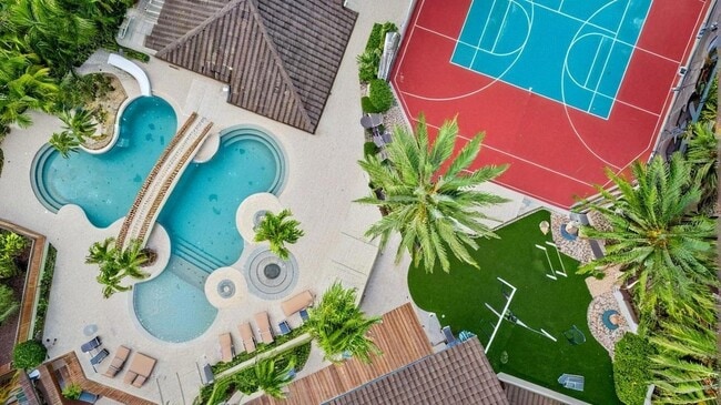 Photo - 3100 NE 46th St